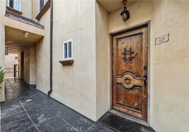 4th image of 4128 Whitsett #109, Studio City, CA 91604 | MLS# GD26110375