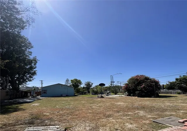 4th image of 2410 Florida, Huntington Beach, CA 92648 | MLS# OC26111597