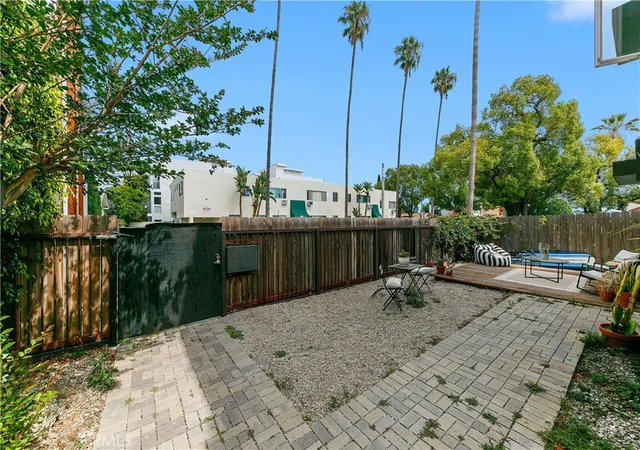 2nd image of 961 N St Andrews, Los Angeles, CA 90038 | MLS# AR26101898