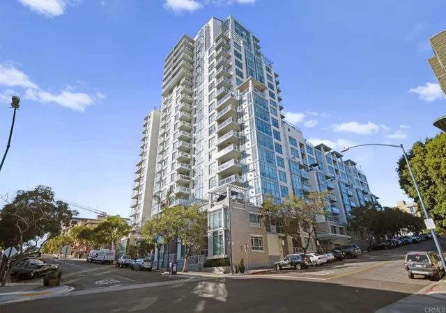 2nd image of 850 Beech St, San Diego, CA 92101