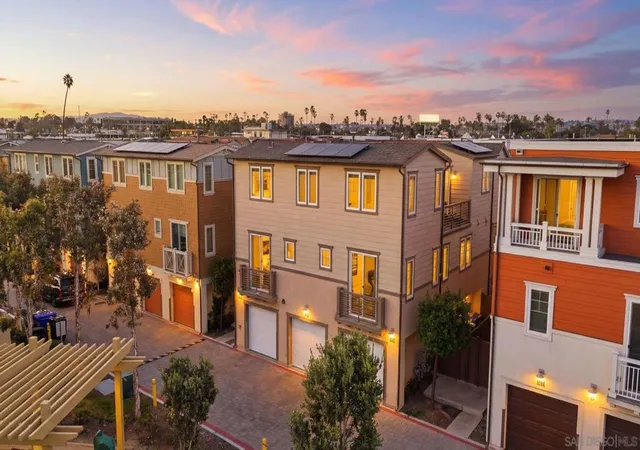3rd image of 810 Santa Barbara Pl, San Diego, CA 92109 | MLS# 260012444SD