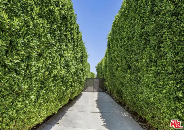 2nd image of 1612 Stradella Rd, Los Angeles, CA 90077 | MLS# 26837549