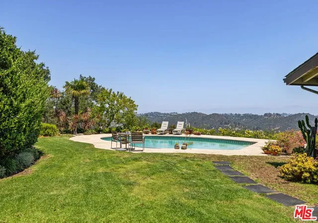 4th image of 1612 Stradella Rd, Los Angeles, CA 90077 | MLS# 26837549