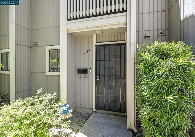 Homes for sale in Sacramento, CA | 1588 Newborough Dr, Sacramento, CA 95833 | MLS# 41135670