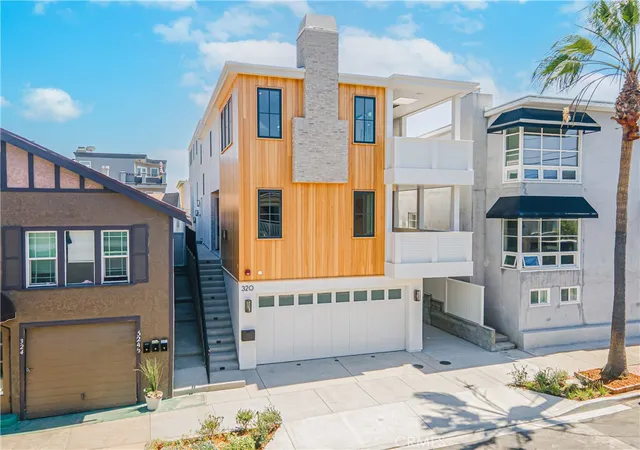 Photo 3 of Sale Pending at 320 1st Street, Manhattan Beach, CA 90266 | MLS# PV26111426 | Listing updated on 2026-10-03