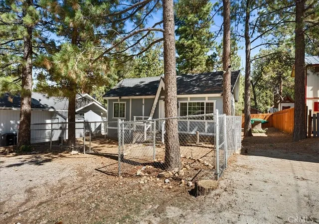 2nd image of 225 Sunset, Sugarloaf, CA 92386 | MLS# IG26111648