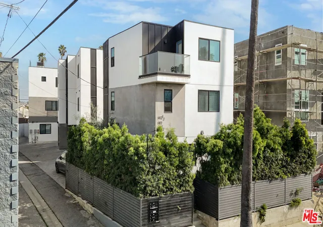 Photo 1 of Sale Pending at 1414 S Orange Dr, Los Angeles, CA 90019 | MLS# 26837659 | Listing updated on 2026-09-30