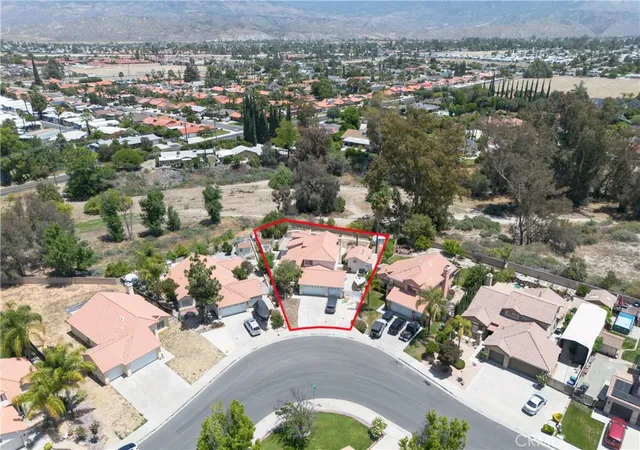 Photo 3 of Sale Pending at 42966 Avenida Gato, Hemet, CA 92544 | MLS# OC26111714 | Listing updated on 2026-09-27