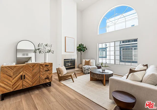 1st image of 3949 Bentley Ave #8, Culver City, CA 90232 | MLS# 26834737