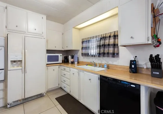 3rd image of 300 N Rampart #195, Orange, CA 92868 | MLS# IG26104422