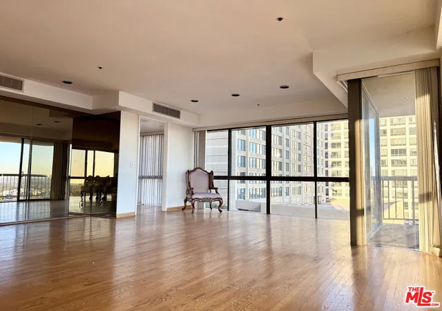 Homes for sale in Los Angeles, CA | 10750 Wilshire Boulevard, Los Angeles, CA 90024 | Houzeo