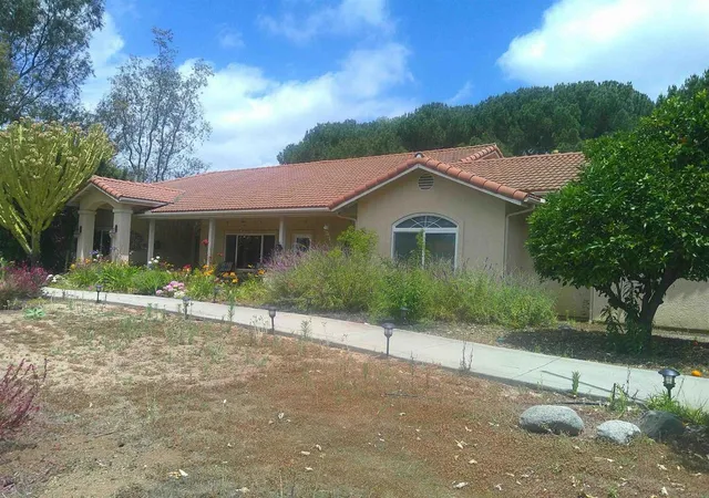 1st image of 1534 Linda St, Fallbrook, CA 92028 | MLS# NDP2604968