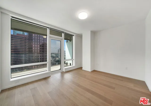 Photo 2 of Condo for sale at 877 Francisco St #623, Los Angeles, CA 90017 | MLS# 26836465 | Listing updated on 2026-09-20