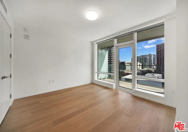 Photo 4 of Condo for sale at 877 Francisco St #623, Los Angeles, CA 90017 | MLS# 26836465 | Listing updated on 2026-09-20