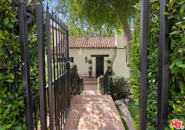 Photo 3 of Single family home for sale at 5826 Tuxedo Ter, Los Angeles, CA 90068 | MLS# 26837665 | Listing updated on 2026-10-05