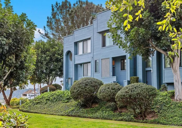 Homes for sale in Del Mar, CA | 853 America Wy, Del Mar, CA 92014 | MLS# NDP2604971