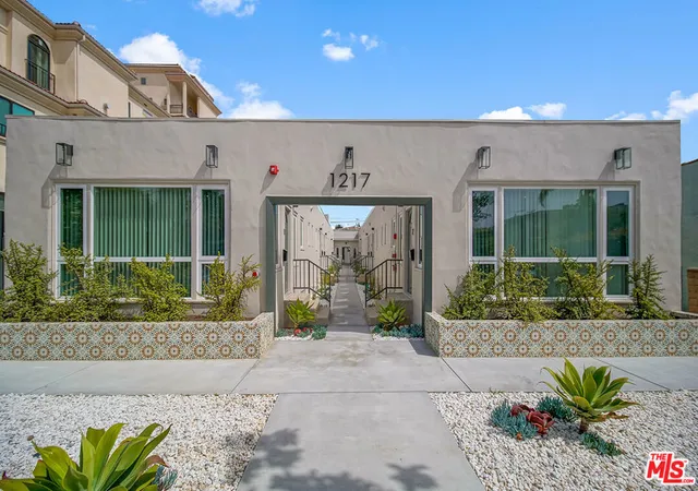 Homes for sale in Santa Monica, CA | 1217 9th St, Santa Monica, CA 90401 | MLS# 26837741