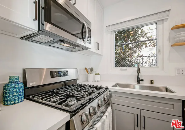 Homes for sale in Santa Monica, CA | 1217 9Th St, Santa Monica, CA 90401 | MLS# 26837741