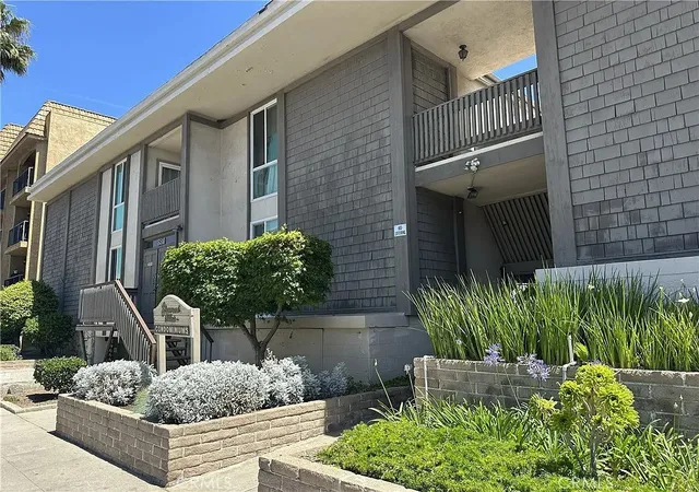 Photo 1 of Sale Pending at 3500 Elm #10, Long Beach, CA 90807 | MLS# SR26109502 | Listing updated on 2026-10-02