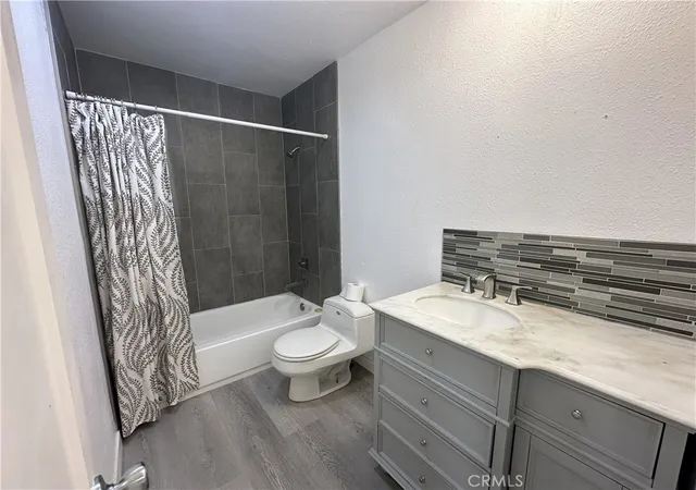 Listing Photo 5 - Condo for sale in building located at 3500 Elm, Long Beach, CA 90807 - Unit #10