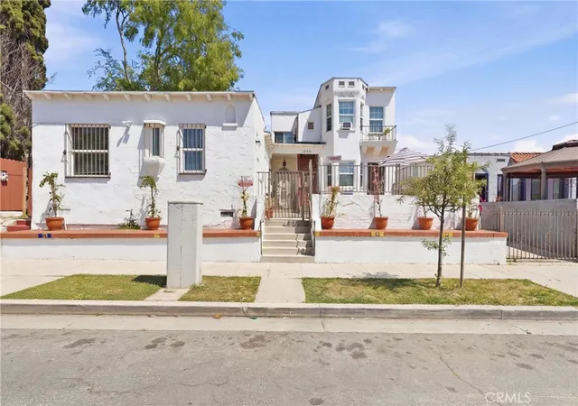 2nd image of 1250 N Mariposa Ave, Los Angeles, CA 90029 | MLS# DW26111998