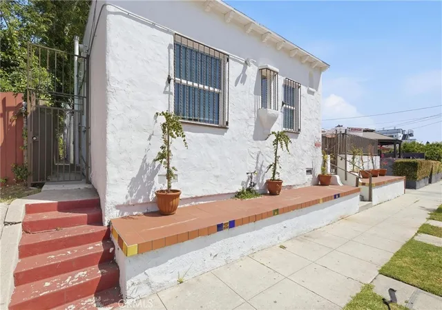 5th image of 1250 N Mariposa Ave, Los Angeles, CA 90029 | MLS# DW26111998