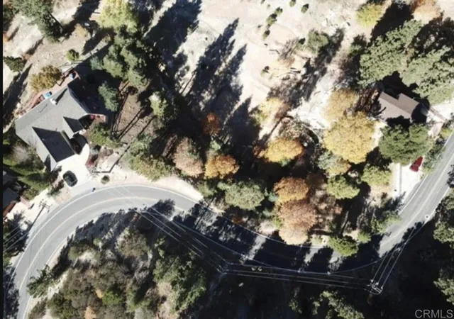2nd image of 1036 Brentwood Dr, Lake Arrowhead, CA 92352 | MLS# PTP2603947
