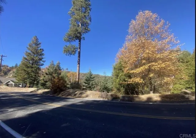 4th image of 1036 Brentwood Dr, Lake Arrowhead, CA 92352 | MLS# PTP2603947