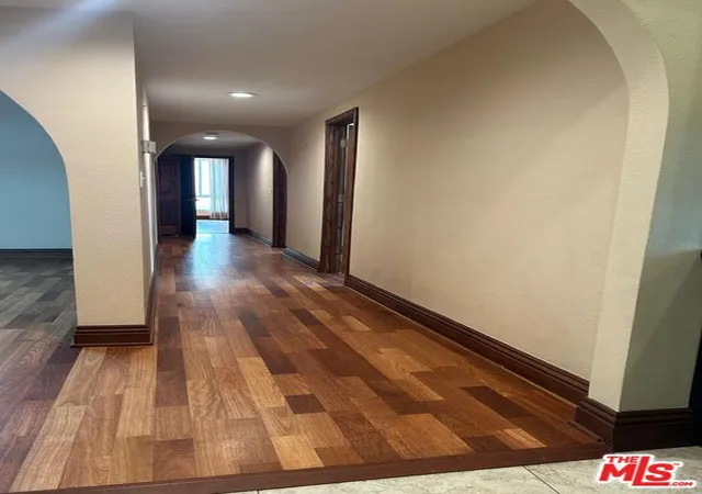 4th image of 14569 Benefit St #102, Sherman Oaks, CA 91403 | MLS# 26837801
