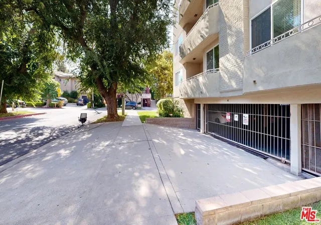5th image of 14569 Benefit St #102, Sherman Oaks, CA 91403 | MLS# 26837801