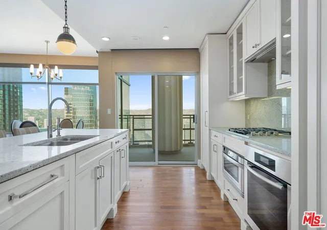 3rd image of 1 W Century Dr #35D, Los Angeles, CA 90067 | MLS# 26837333