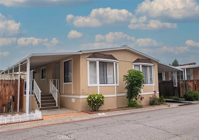 Photo 2 of Sale Pending at 4901 Green River Rd #125, Corona, CA 92878 | MLS# DW26111784 | Listing updated on 2026-10-01