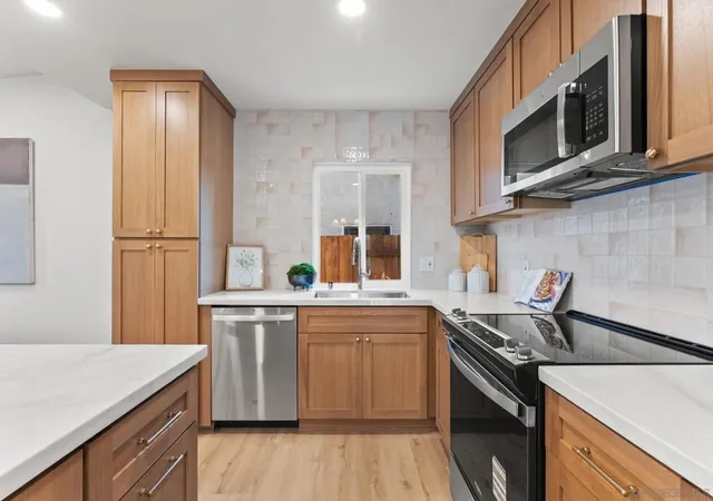 3rd image of 13052 Via Caballo Rojo, San Diego, CA 92129 | MLS# 260012531SD