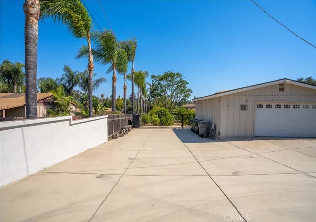 Photo 4 of Sale Pending at 1611 Hillcrest, Fallbrook, CA 92028 | MLS# SW26109297 | Listing updated on 2026-10-06