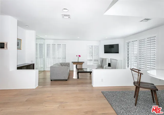 5th image of 9033 Vista Grande St #2, West Hollywood, CA 90069 | MLS# 26671577