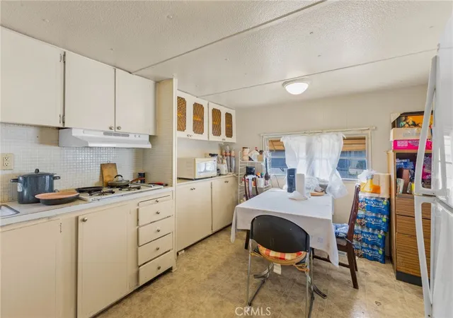 Photo 2 of Manufactured home for sale at 2075 W Rialto #29, San Bernardino, CA 92410 | MLS# IG26111820 | Listing updated on 2026-05-22