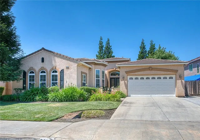Single family home for sale at 8405 N Paula, Fresno, CA 93720 | MLS# FR26112210