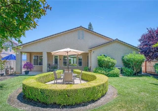 Photo 3 of Single family home for sale at 8405 N Paula, Fresno, CA 93720 | MLS# FR26112210 | Listing updated on 2026-09-09