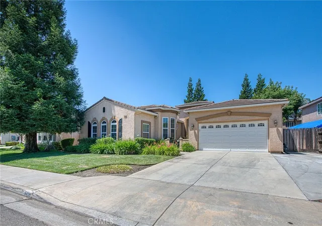 Homes for sale in Fresno, CA | 8405 N Paula, Fresno, CA 93720 | MLS# FR26112210