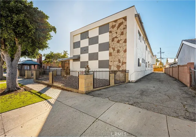 1st image of 6725 Perry Rd, Bell Gardens, CA 90201 | MLS# RS26085546