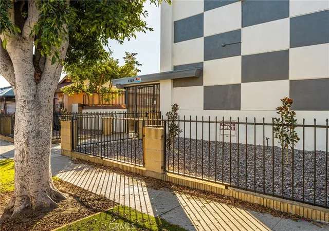 2nd image of 6725 Perry Rd, Bell Gardens, CA 90201 | MLS# RS26085546