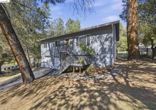 Photo 2 of Single family home for sale at 20686 Crst Pine Easement, Groveland, CA 95321 | MLS# 41135787 | Listing updated on 2026-10-03