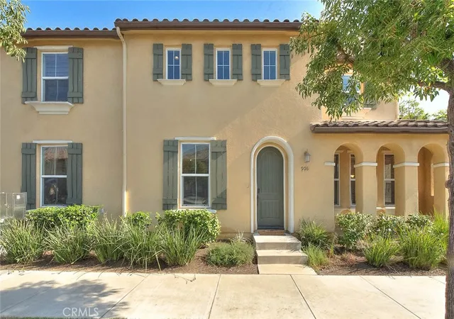 Photo 3 of Single family home for sale at 906 N Woodbine, Azusa, CA 91702 | MLS# WS26112029 | Listing updated on 2026-09-23