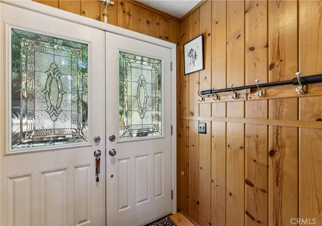 Homes for sale in Lake Arrowhead, CA | 582 Grass Valley Ct, Lake Arrowhead, CA 92352 | MLS# IG26112277