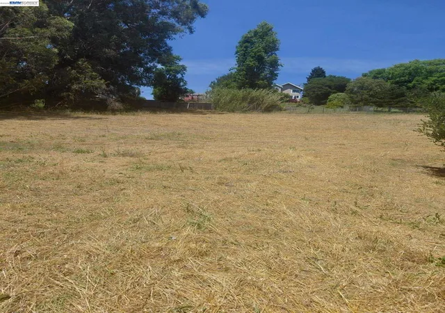 3rd image of Fariss Ln, El Sobrante, CA 94803 | MLS# 41135793