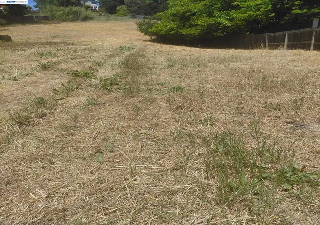 3rd image of 4060 Lambert Rd, El Sobrante, CA 94803 | MLS# 41135794