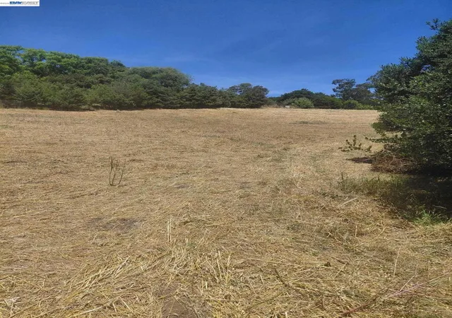 5th image of 4060 Lambert Rd, El Sobrante, CA 94803 | MLS# 41135794
