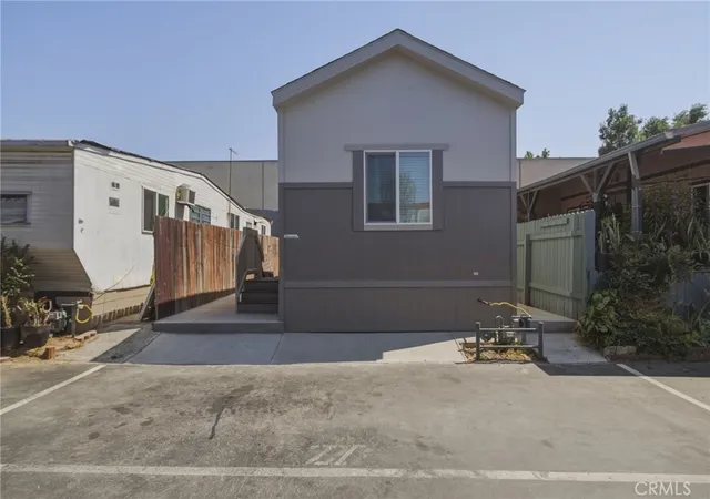 3rd image of 7650 Balboa Blvd #27, Van Nuys, CA 91406 | MLS# CV26112299