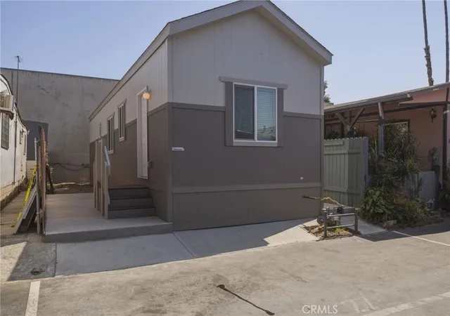 4th image of 7650 Balboa Blvd #27, Van Nuys, CA 91406 | MLS# CV26112299