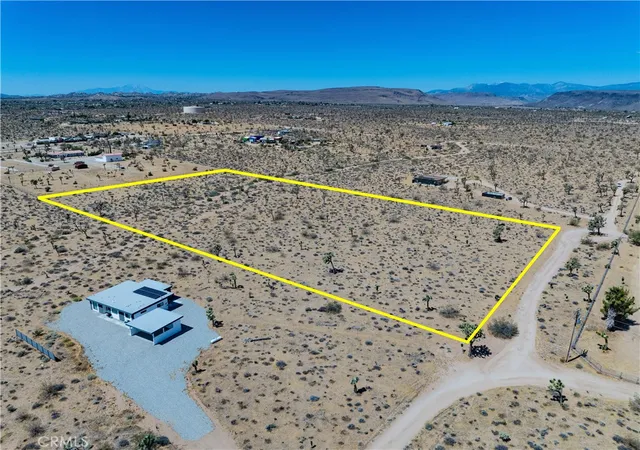 2nd image of 57877 La Crescenta, Yucca Valley, CA 92284 | MLS# JT26111770